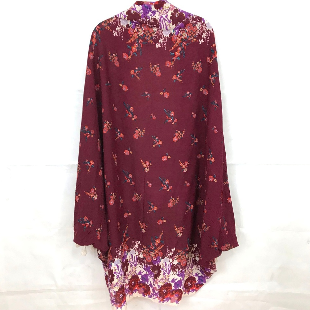 NEW FREE PEOPLE Floral Wrapped In Blooms Kimono - Picture 4 of 7